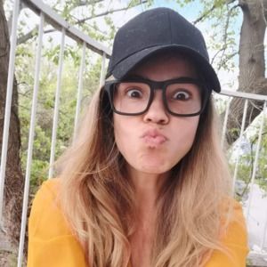 Meet your Posher, Josiane